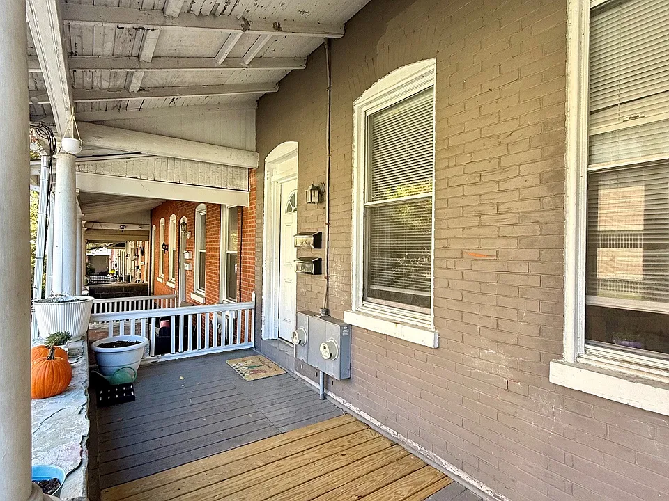 1506 N Van Buren St #2
