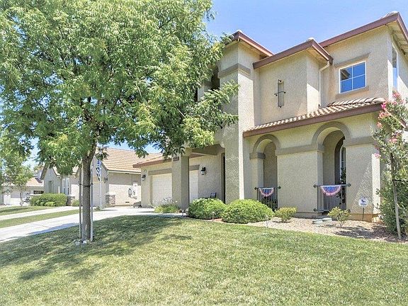 2nd image of 3593 Goldenstar St