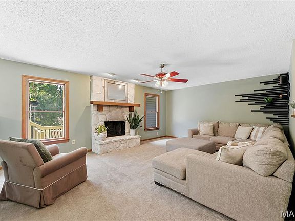 4th image of 8 Ardwick Dr