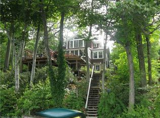 514 Lake Dr, Guilford, CT 06437