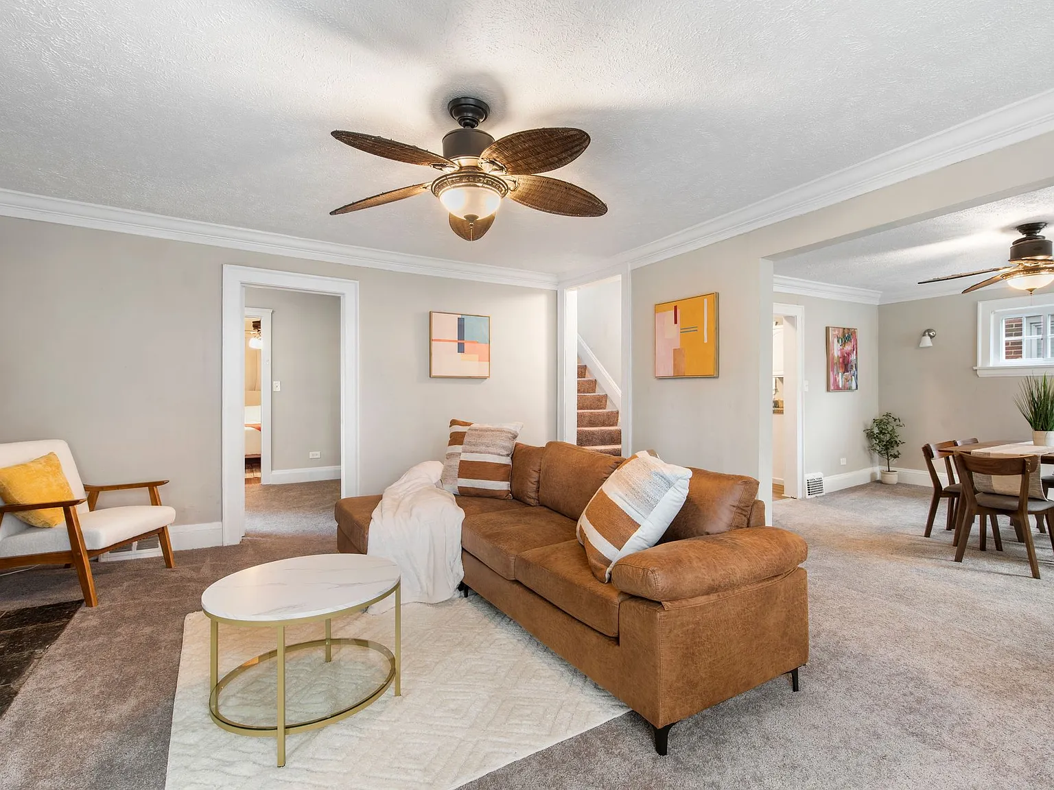 5 bed, 2200 sqft, $3,100 — Photo 2