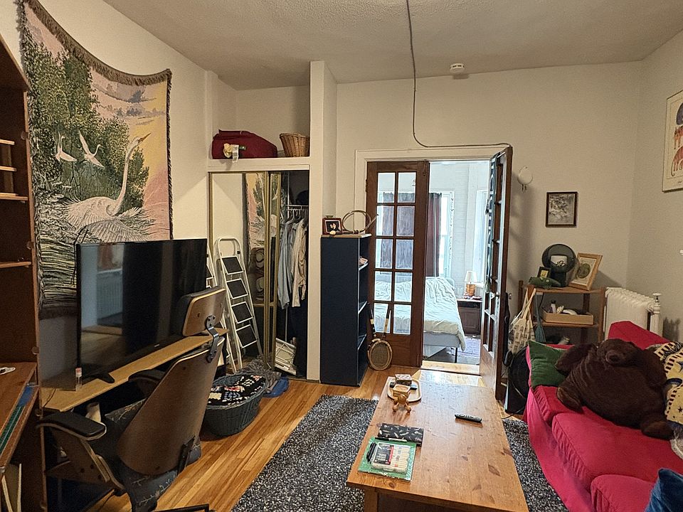 1st image of 305 Waverley St W #4