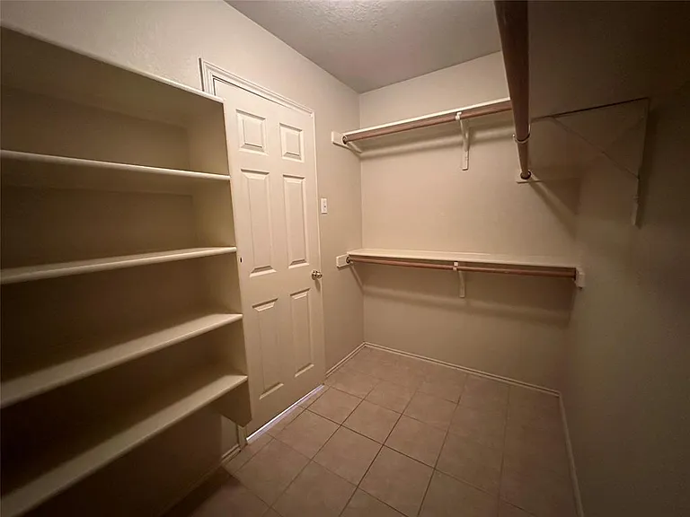 706 Luke Ln — Photo 12