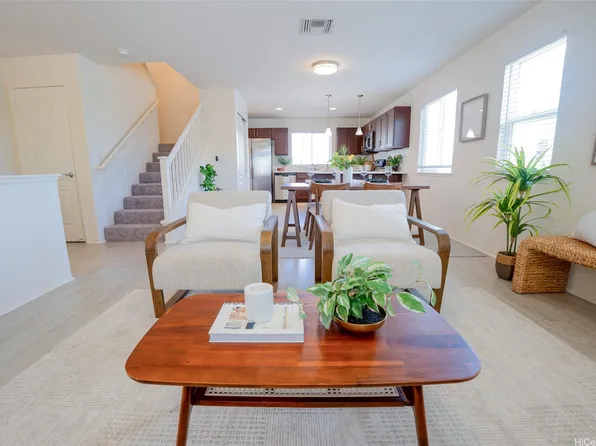 94-470 Paiwa St #35, Waipahu, HI 96797