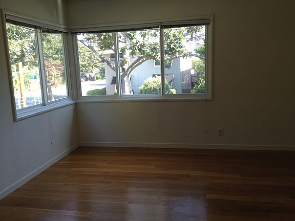 4th image of 1351 Hoover St
