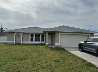 220 SE Santa Barbara Pl, Cape Coral, FL 33990