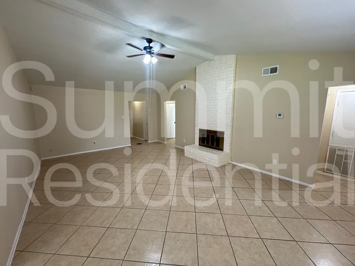 3 bed, 2.0 bath, 1591 sqft, $1,645 — Photo 2