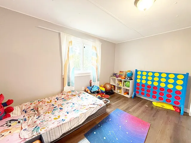 2110 Kent Ave W — Photo 11