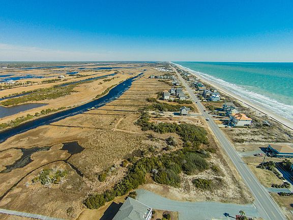 3rd image of 3665 Island Dr