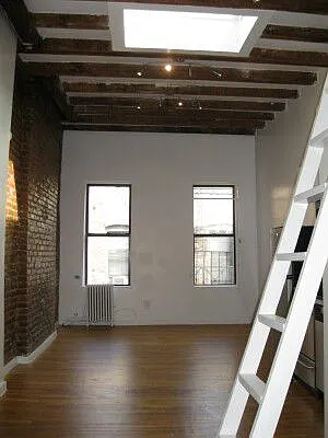 Rented by Tower Brokerage | media 7