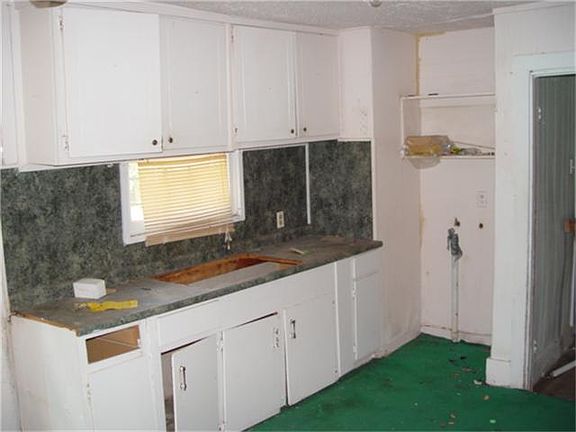 4th image of 5102 Northridge Dr
