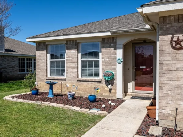 1309 Wenatchee Dr, Krum, TX 76249