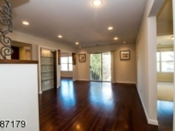 3rd image of 22 Frankie Ln