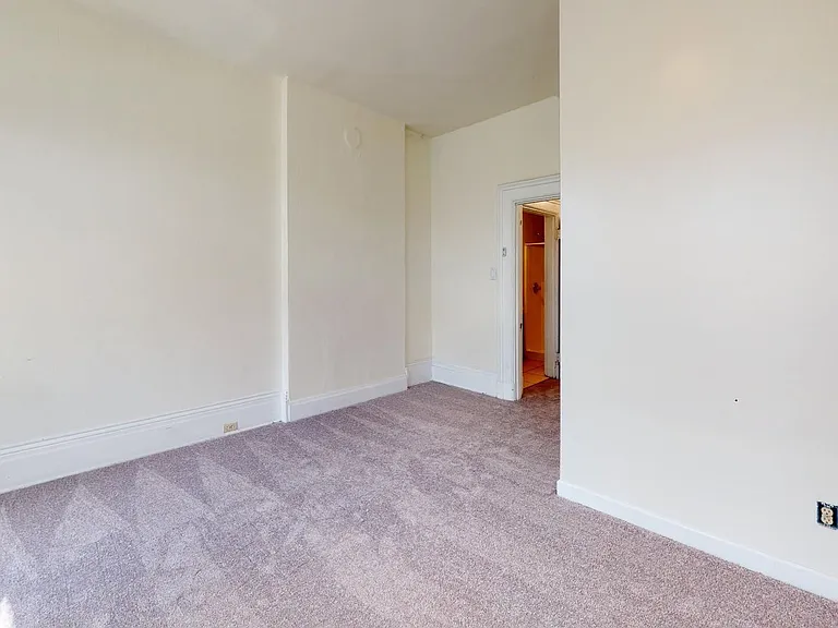 2419 Vine St #3 — Photo 5
