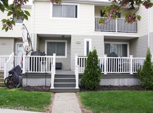 407-2 Willow Rd E, Staten Island, NY 10314