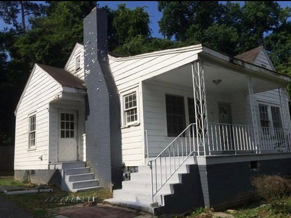 2nd image of 823 W Davidson Ave