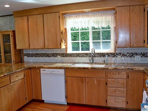 4th image of 444 Freshwater Park