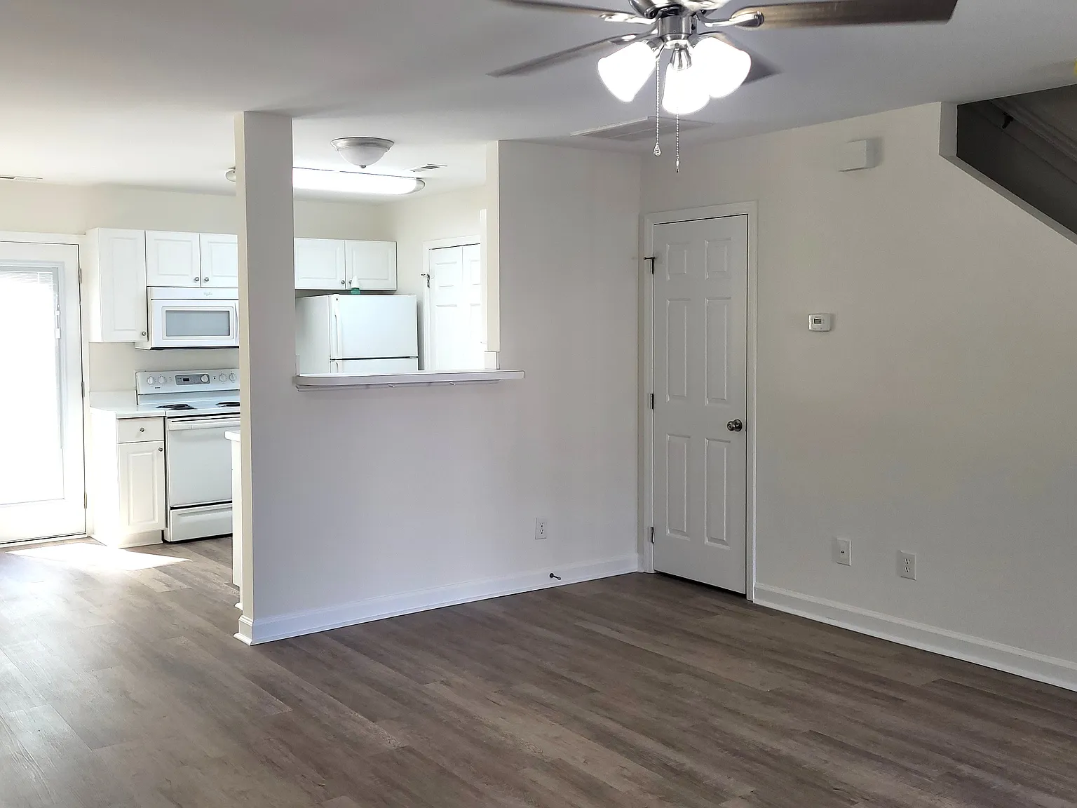 2 bed, 2.5 bath, 1120 sqft, $1,495 — Photo 3
