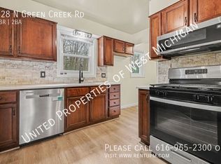 128 N Green Creek Rd, Muskegon, MI 49445