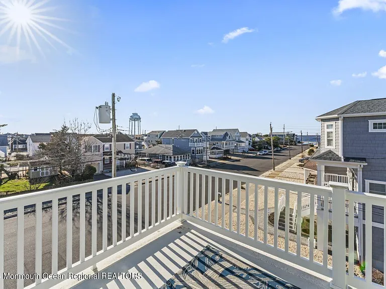 915 SW Central Ave — Photo 35