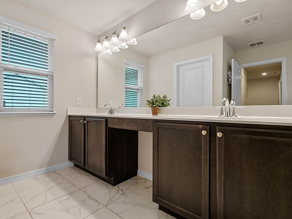 3rd image of 3835 Corona Ct