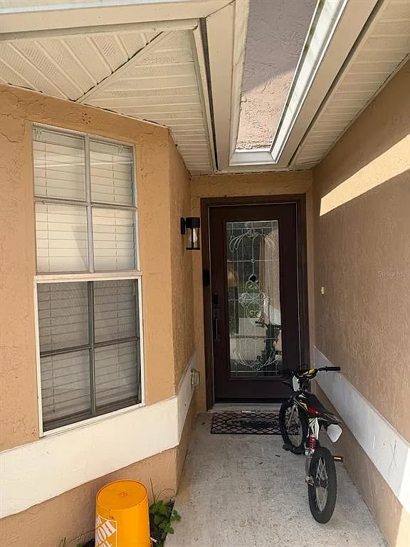 3 bed, 2.0 bath, 1199 sqft, $2,600 — Photo 3