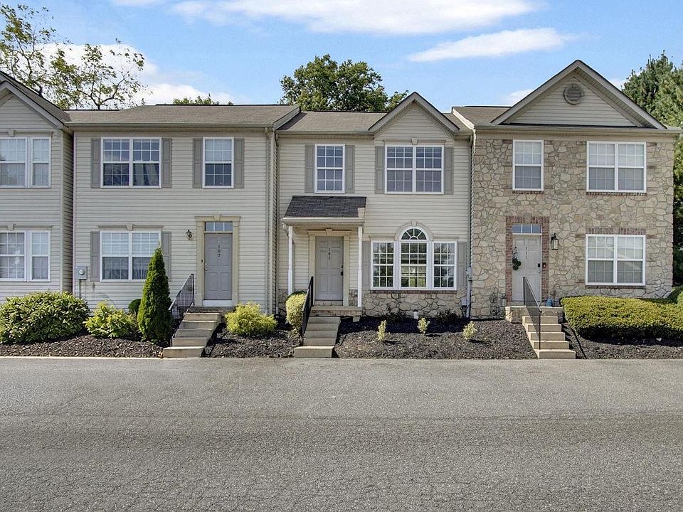 1st image of 109 Royal Dr