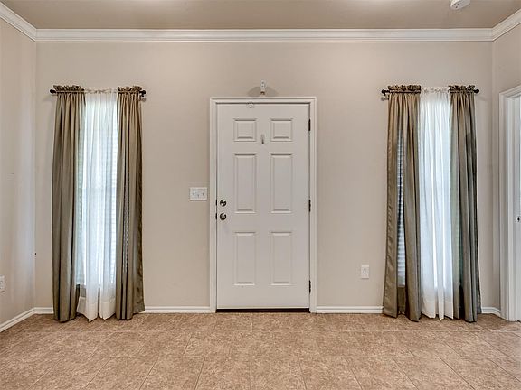 3rd image of 704 E Linden Ln