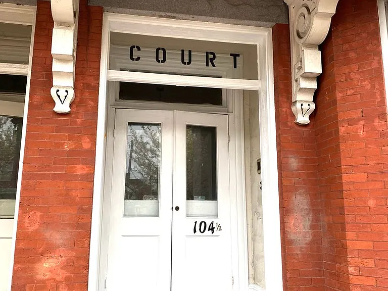 104 & 104-1/2 E Clay St — Photo 1