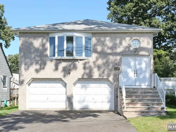 86 Wyandotte Ave, Dumont, NJ 07628