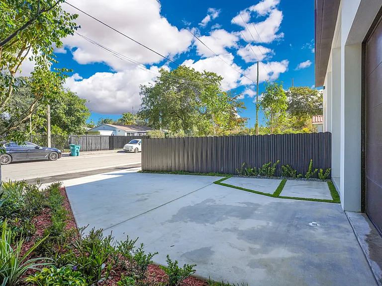5117 NW 3rd Ave — Photo 6