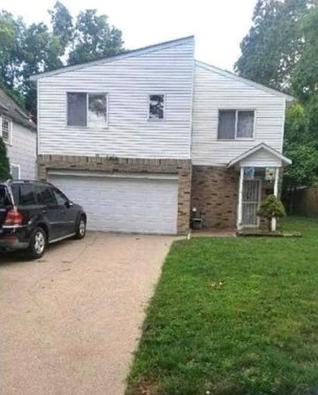 170 Manhattan Ave