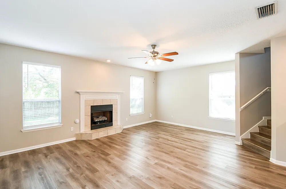 3 bed, 2.5 bath, 2173 sqft, $2,075 — Photo 4