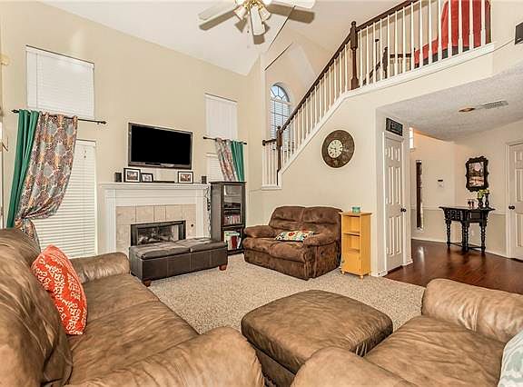 5th image of 914 Golden Grove Dr