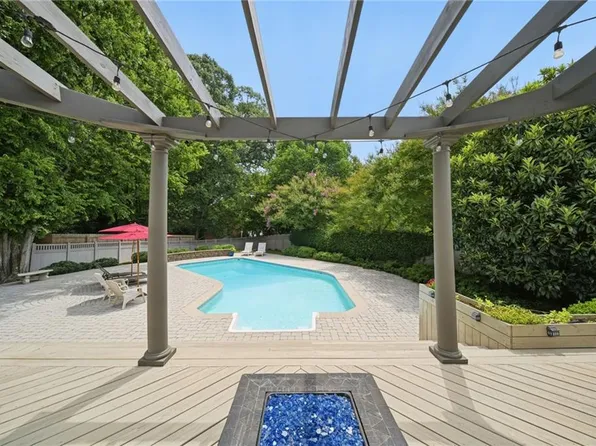 1248 Alanton Dr, Virginia Beach, VA 23454