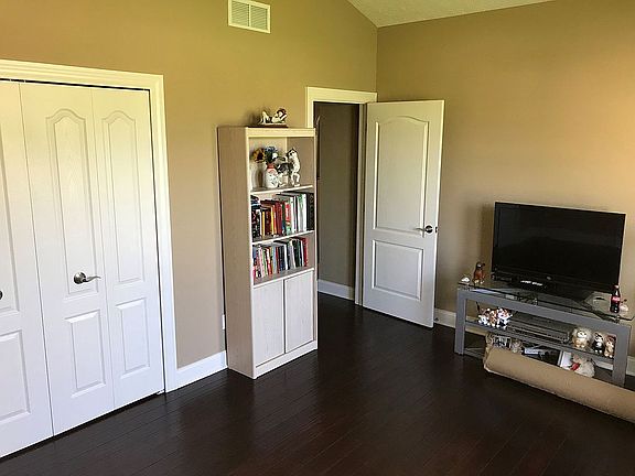 4th image of 6700 River Walk Dr