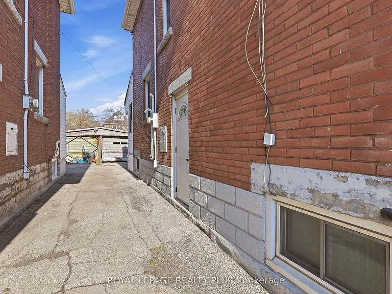 115 Kensington Ave N — Photo 29