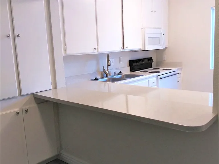 Chateau Spring Gardens Apartments — Photo 49