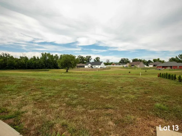 1303 Wayne Ave, Marion, IL 62959