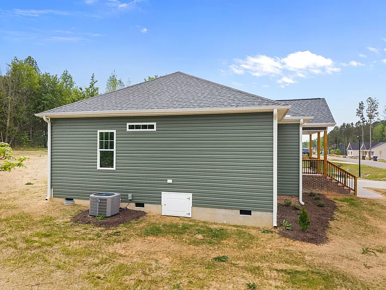 55 Leisure Ln — Photo 9