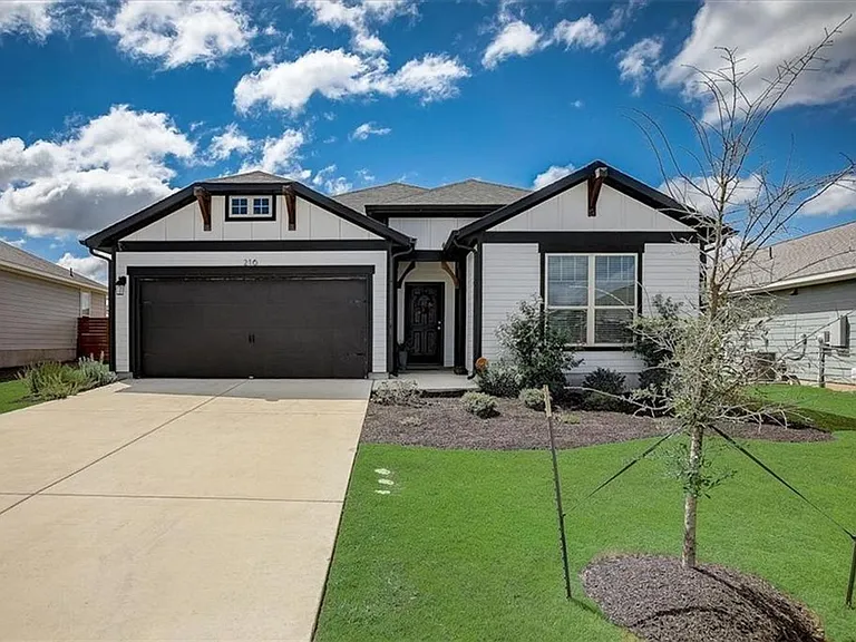 216 Trellis Blvd — Photo 1