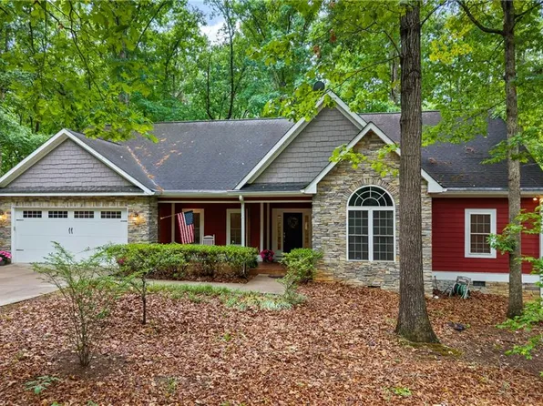 45 Highland Shoals Ct, Hartwell, GA 30643
