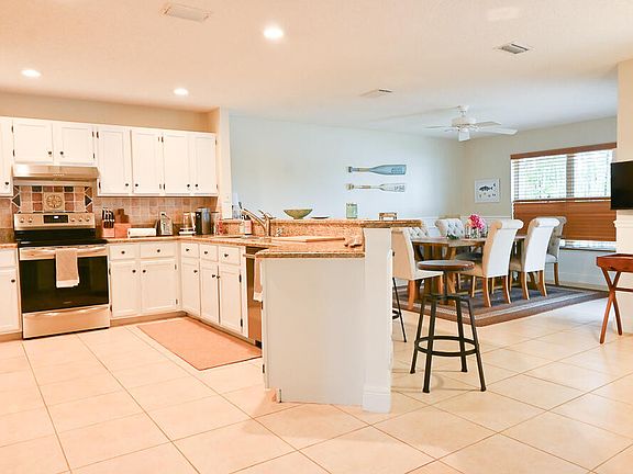 5th image of 12828 Meadowbreeze Dr