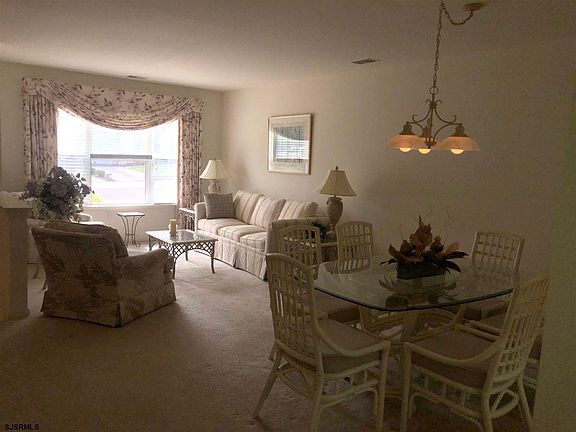 3rd image of 629 E Regency Dr #629