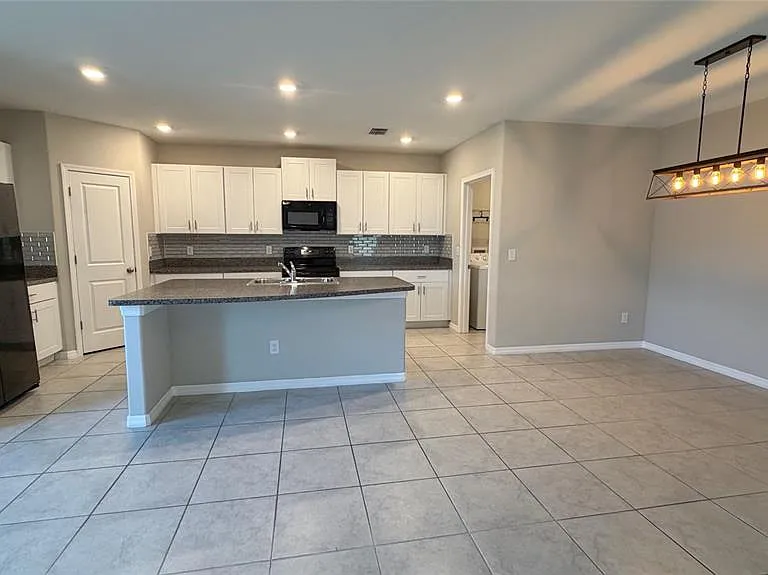 3816 Hanover Dr — Photo 6