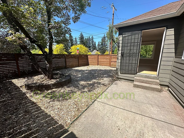 7212 NE Tillamook St — Photo 37