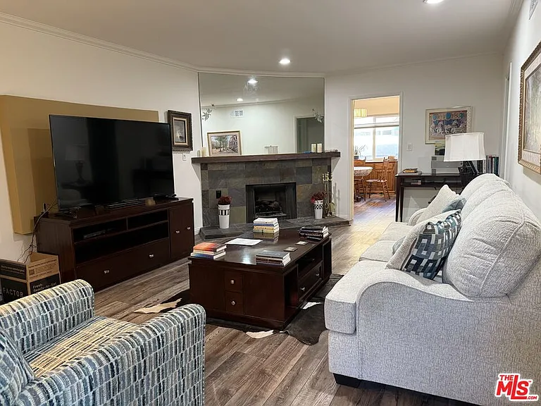 15457 Moorpark St #6 — Photo 8