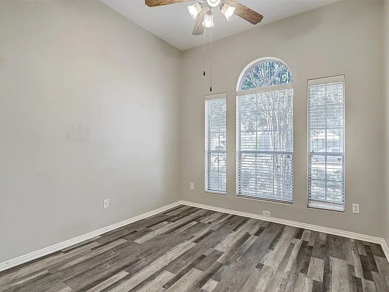 4762 Wind Trace Dr — Photo 9