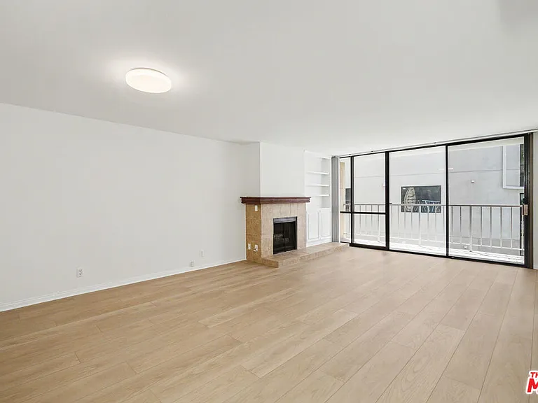 10966 Rochester Ave #1D — Photo 2