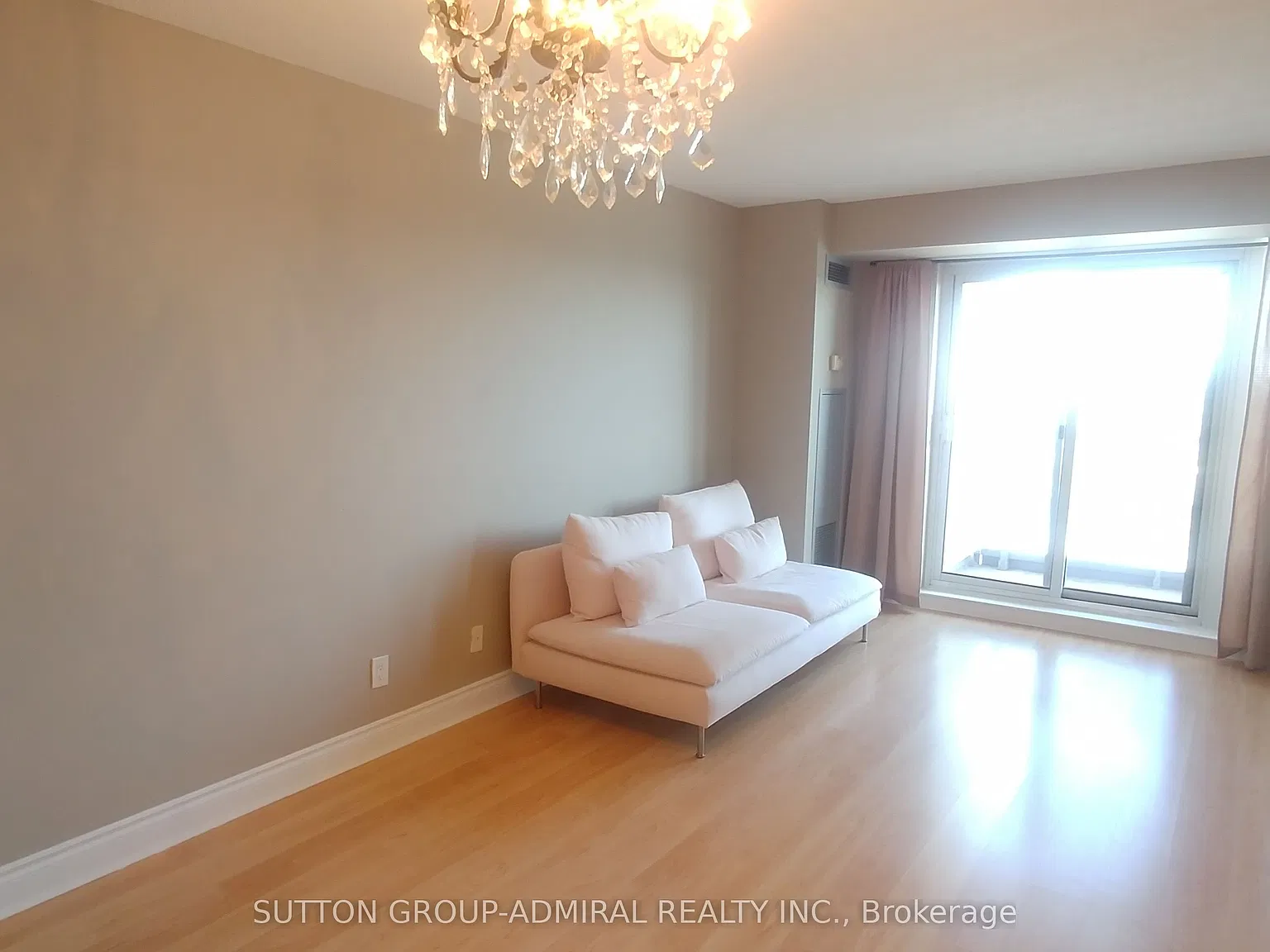 1 bed, $2,290 — Photo 3
